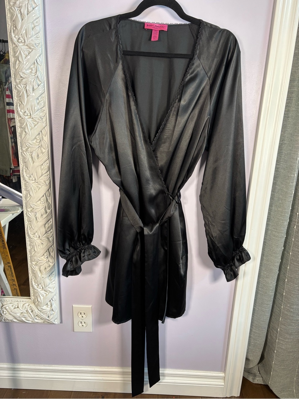 Betsey Johnson Black Satin Wrap Robe with Ruffle Cuffs Pockets & Belt Size M/L